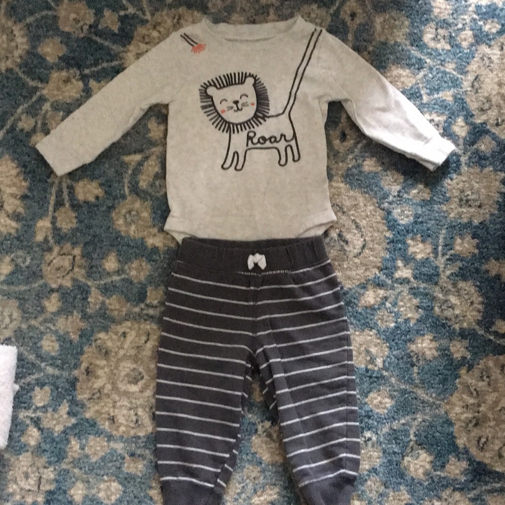 Carter’s Long-sleeve Set.